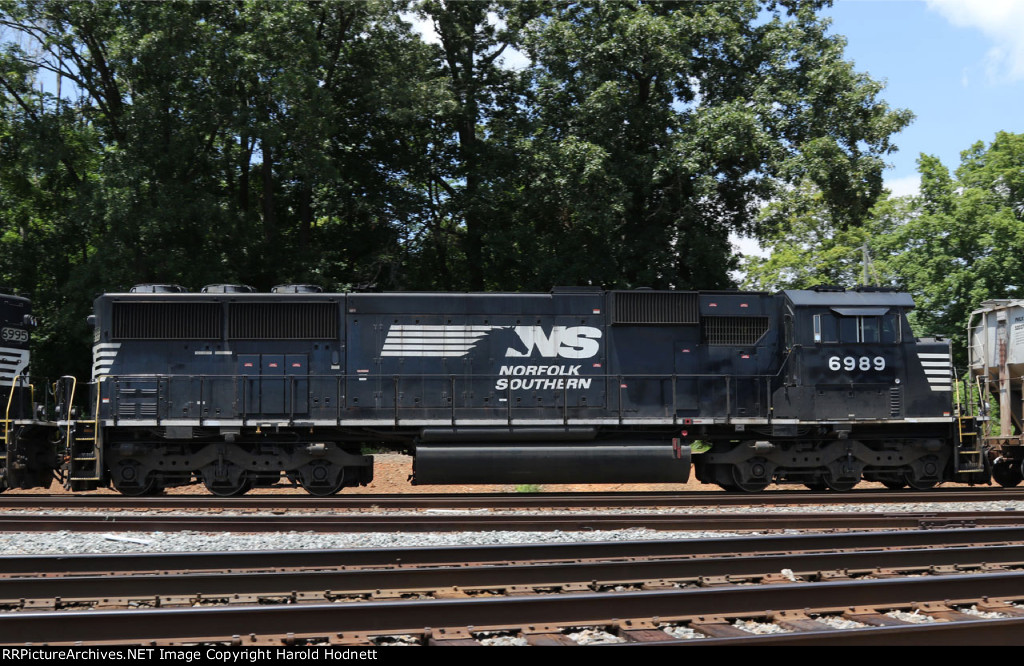 NS 6989